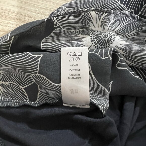 LOFT Blouse Size Medium Mixed Media Strappy Cut Out Floral Dark Gray Top 70054 - Picture 7 of 8